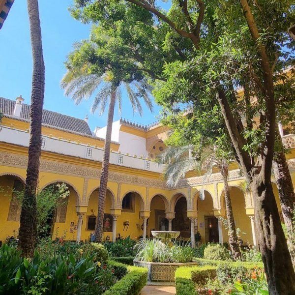 Visit the Palacio de las Dueñas
