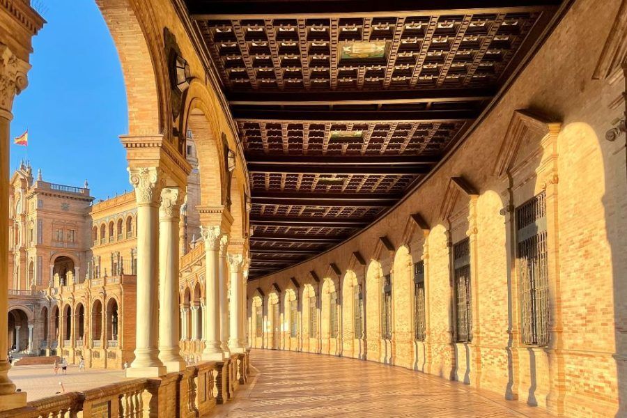 official guide in Seville